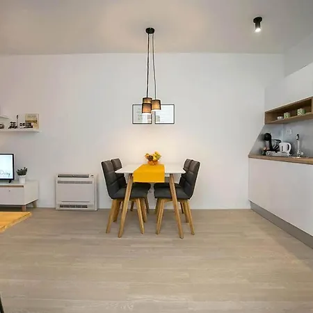 Sweet Daisy With Parking Zadar