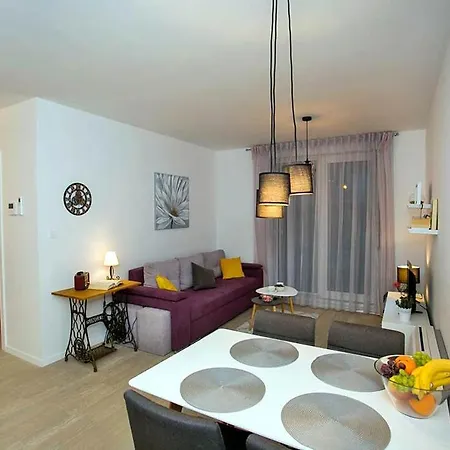 Sweet Daisy With Parking Appartement Zadar