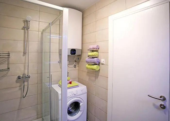 Sweet Daisy With Parking