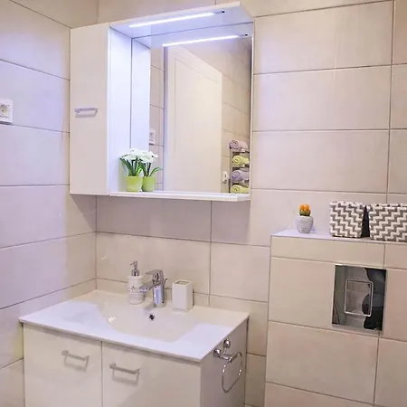 Apartman Sweet Daisy With Parking