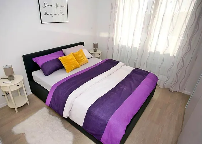 Sweet Daisy With Parking